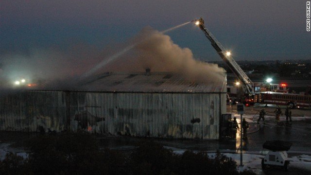 Small plane crashes at Santa monica airport