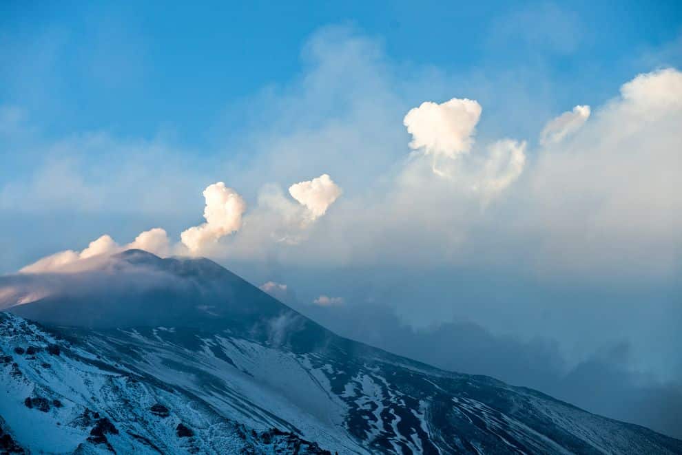 1-etna-eruption-steam-circles_73447_990x742