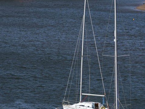 Pwleitai-ena-oloklhro-xwrio5-570-480x360