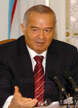 article-2486316-0294FA3F0000044D-330_306x423
