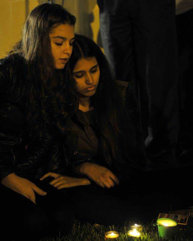article-0-19E25D9F00000578-836_634x811