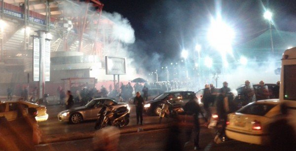 Δακρυγόνα έξω από το "Γ.Καραϊσκάκης"