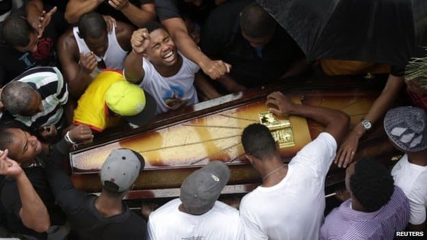 rio-clashes-brazil-3
