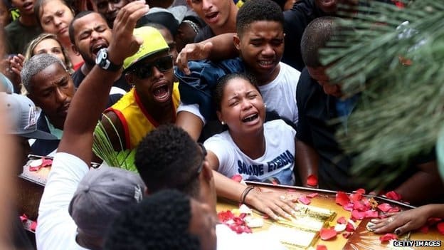 rio-clashes-brazil-4