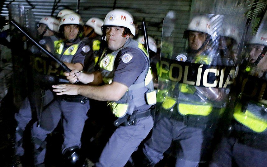 brazil-shields_2913377k