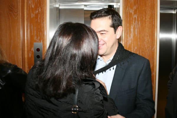 Tsipras kritiko mantili