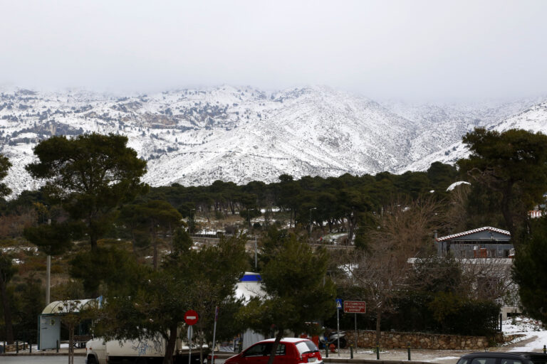 Νέα επέλαση του χιονιά από αύριο