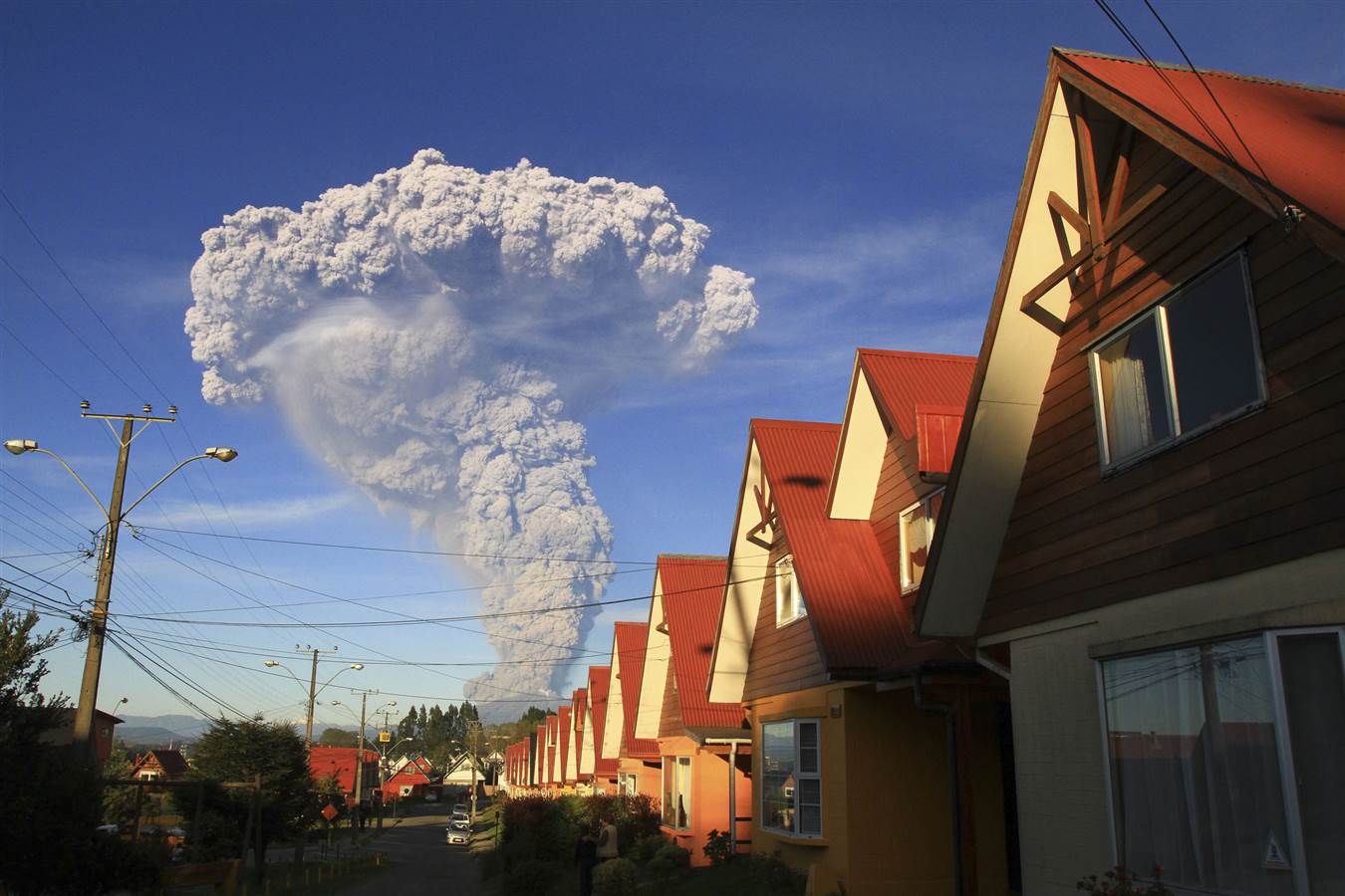ss-150422-chile-volcano-mn-02.nbcnews-ux-1360-900