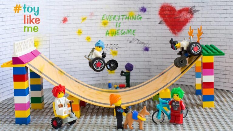 Έφτασε η πρώτη φιγούρα lego με αναπηρία!