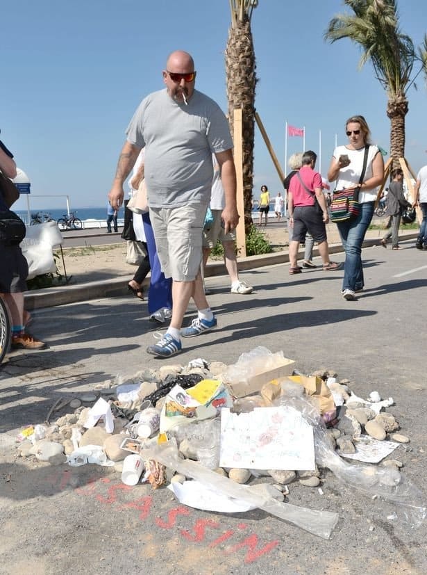 people-spit-and-kick-a-pile-of-rubbish-and-stones-1