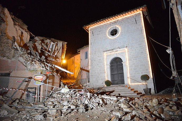 271016-italy-seismos-5