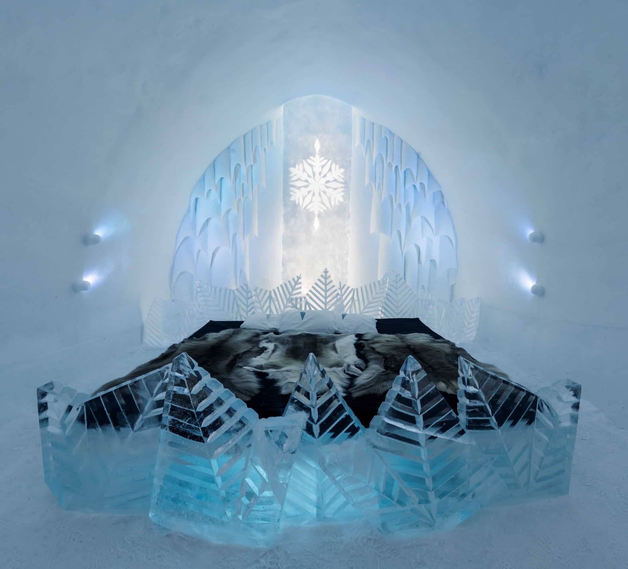 Ice-Hotel-suite-by-Natuski-Saito-and-Shingo-Saito