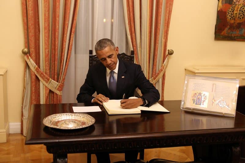151116-obama-book-2