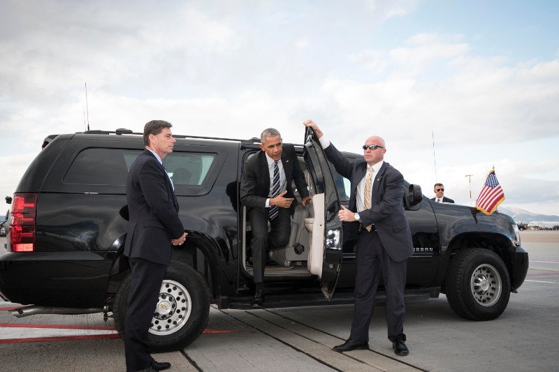171116-obama-jeep
