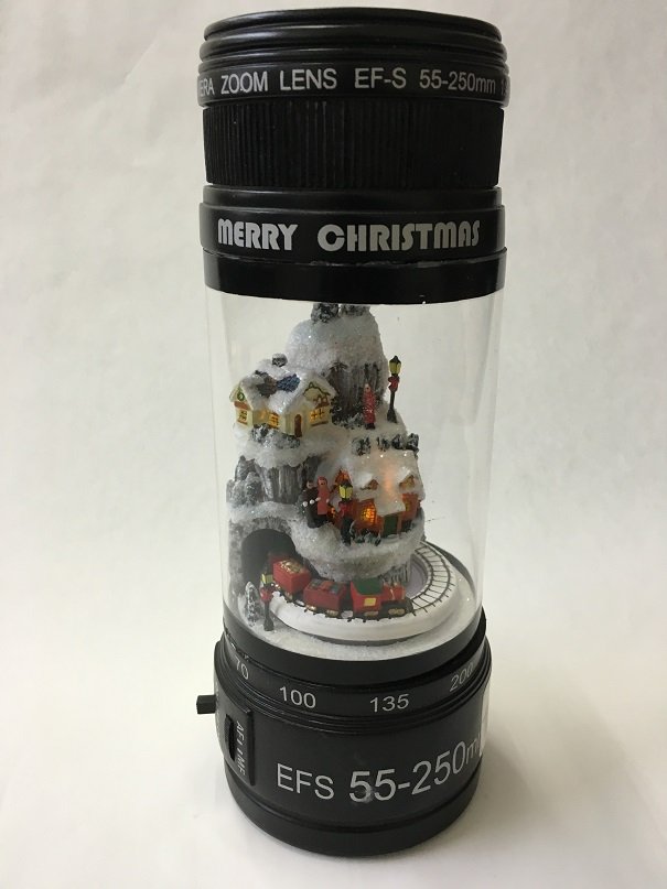 camera-lens-xmas-lamp