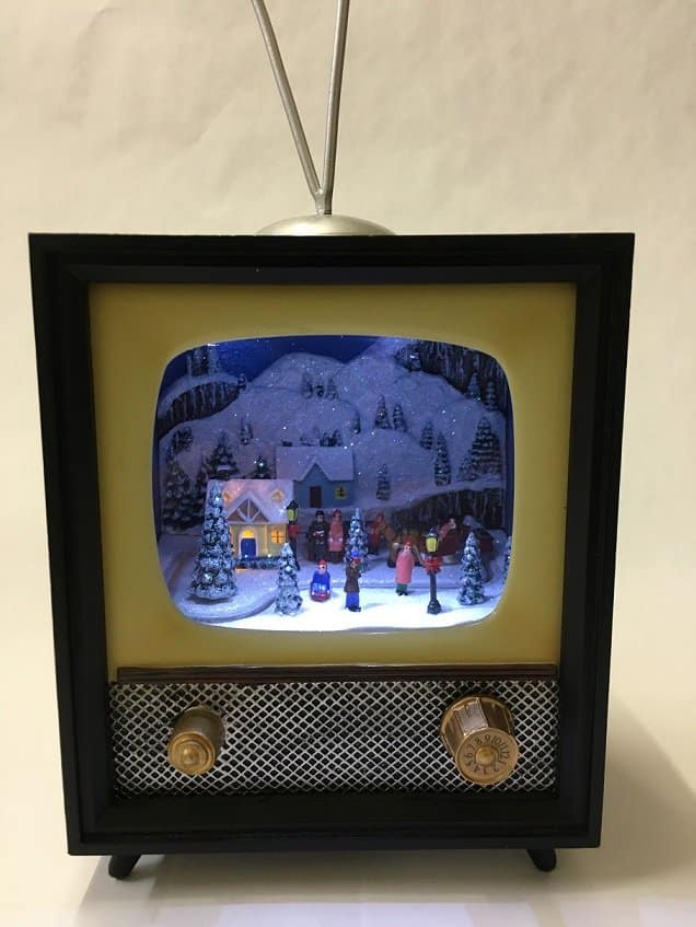 xmas-tv-with-snow