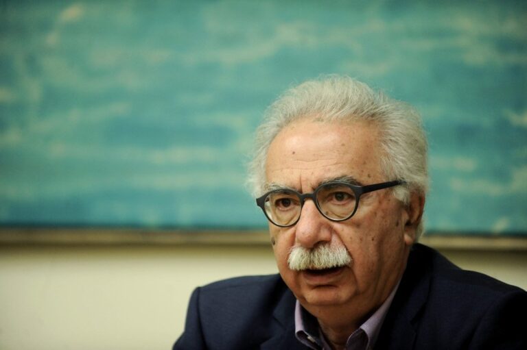 «Οπισθοδρομικός και σκοταδιστής»