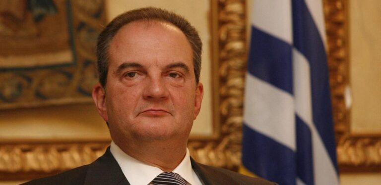 Μήνυμα ενότητας από Καραμανλή