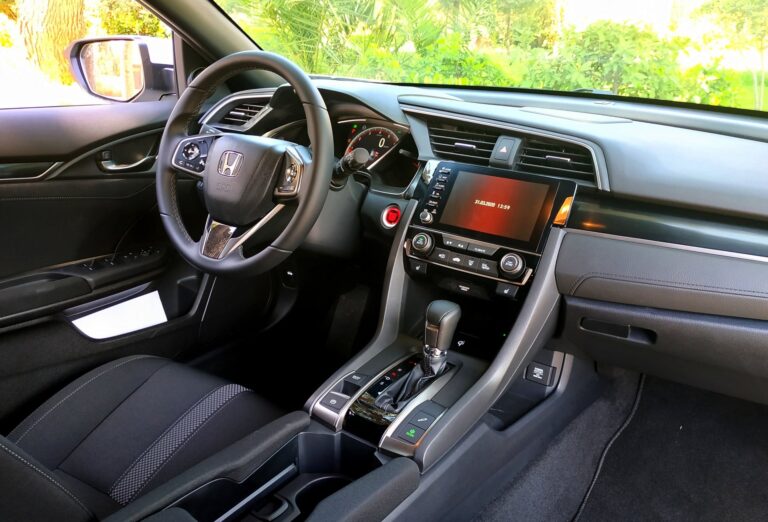 HONDA CIVIC:  Έρχεται µε δυνατό ατού το cvt κιβώτιο