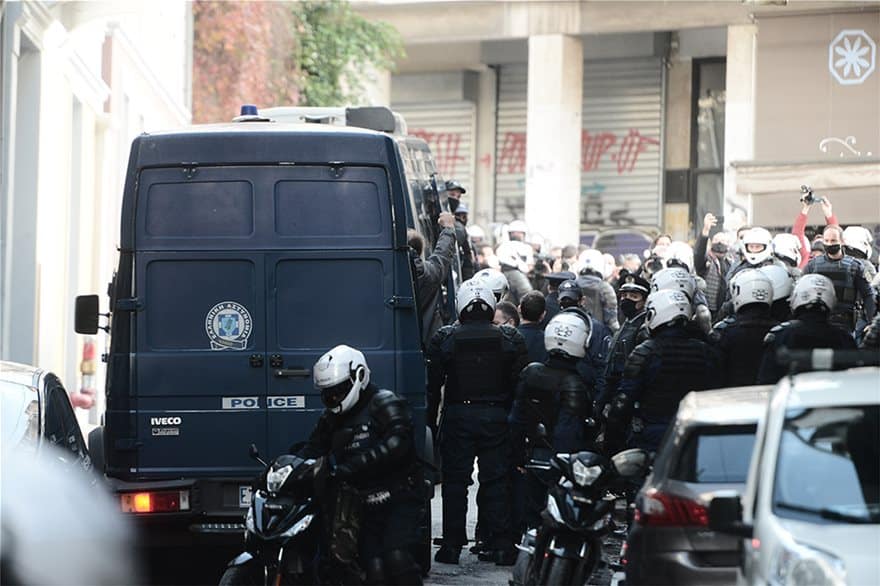 προσαγωγές