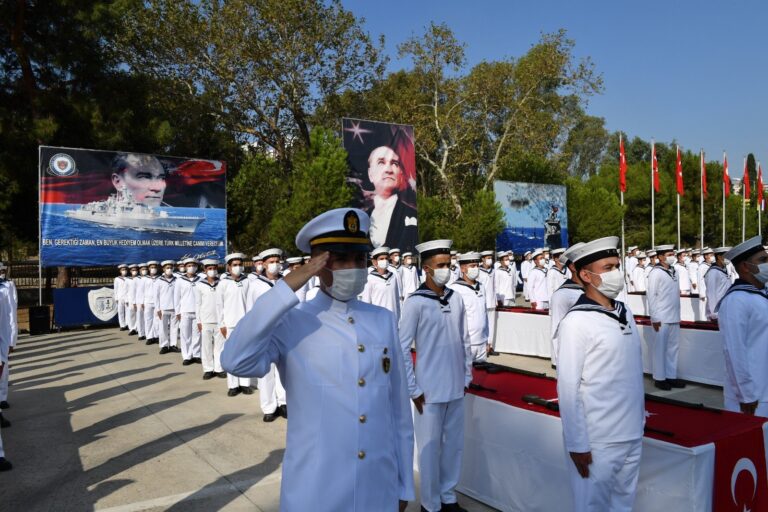 Ελεύθεροι υπό όρους οι απόστρατοι ναύαρχοι στην Τουρκία που υπέγραψαν την ανοικτή επιστολή για την “Διώρυγας της Κωνσταντινούπολης”