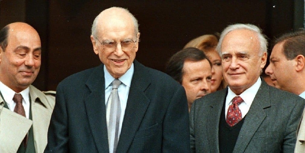 Κάρολος Παπούλιας