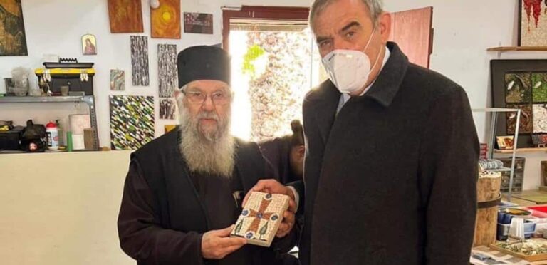 Μητροπολίτης Ζακύνθου: Οργισμένη επιστολή στον Μητσοτάκη – Ο γαλάζιος βουλευτής και οι αντιεμβολιαστές μοναχοί