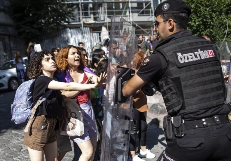 Τουρκία: Επιδρομή της αστυνομίας και πάνω από 200 συλλήψεις στο Pride