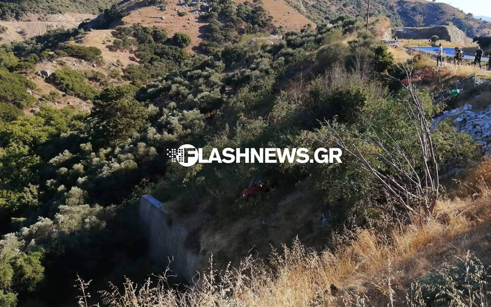 Χανιά: Τουρίστες έπεσαν με αυτοκίνητο σε γκρεμό