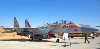 Ισραήλ F-15I Το F‑15I Ra’am είναι ένα από τα πιο εμβληματικά και ισχυρά μαχητικά της ισραηλινής αεροπορίας, με ρόλο που ξεπερνά κατά πολύ τις κλασικές δυνατότητες ενός F‑15E.